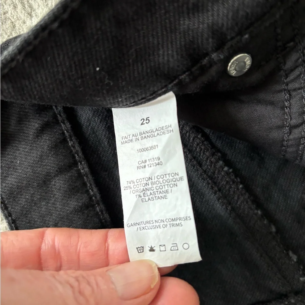 Size 25 Stylish Black Denim Jeans - Picture 4 of 5